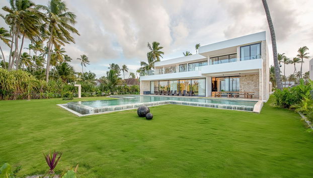 Luxury 9BR Beachfront Stunner With Private Pool - Foto 2, Habitación
