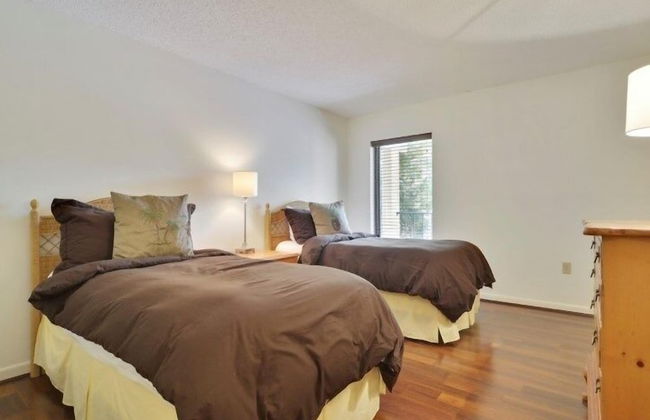 Direct Oceanfront With Private Staircase To Beach Prestigious Islamorada Condocomplex 2 Bedroom Condo by RedAwning - Photo 4