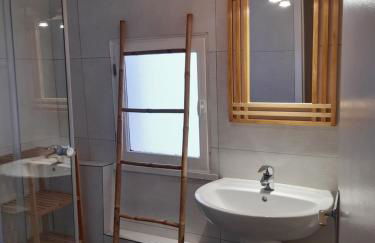 2 hébergements différents 1 gîte avec deux chambres et 1 chambre d'hôtes avec salon privé - Foto 11