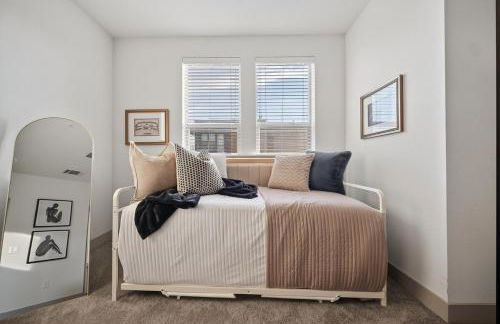 Luxury 2BR Cedr Sprgs area with Parking, Pool, Gym - Foto 13