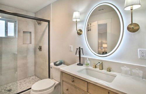 Cozy and Chic Abode about 11 Mi to Bloomington Lake - Foto 14