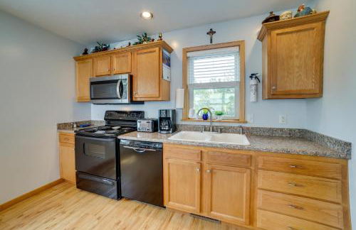 Walk to Beach, Lake Edinboro Views Camp Dickson - Foto 9