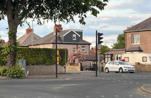 Luxury Beds Parking 2 Bathrooms 3 Large Bedrooms Nice Area - Foto 12