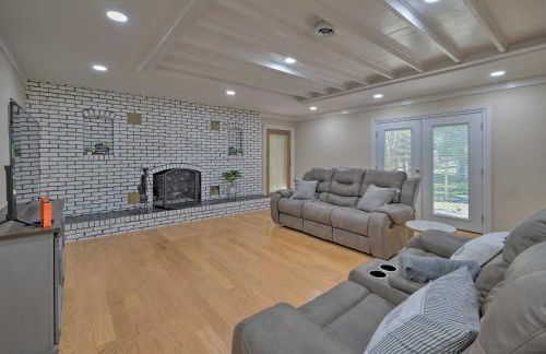 Coastal Edgewater Home with Private Hot Tub! - Foto 24