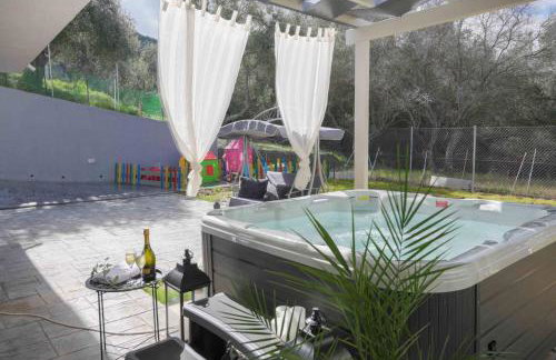 6 Bed Villa - Sleeps 15 - Pets - Pool - Jacuzzi - Foto 10