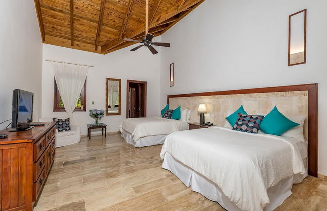 Casa de Campo Villa Luxurious Property up to 12 People With Pool Jacuzzi BBQ Golf - Photo 6