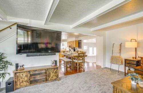 Spirit Lake Home with Fenced Yard 1 Mi to Water! - Foto 4