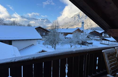 Dachgeschosswohnung mit traumhaftem Zugspitzblick bei Garmisch - Foto 34