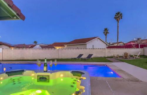 1 Story, 3 BR Home w Hot tub, Pool Grill, Firepit - Foto 18