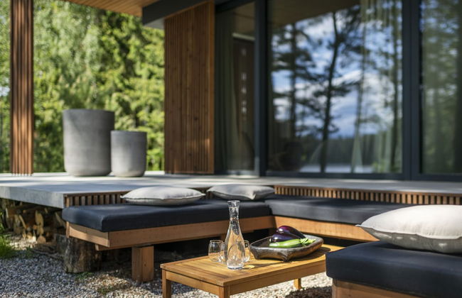 The Lake. Unique Waterfront Villa - Photo 37