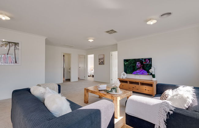 StayAU Newly Cozy Holiday House Tarneit - Foto 22