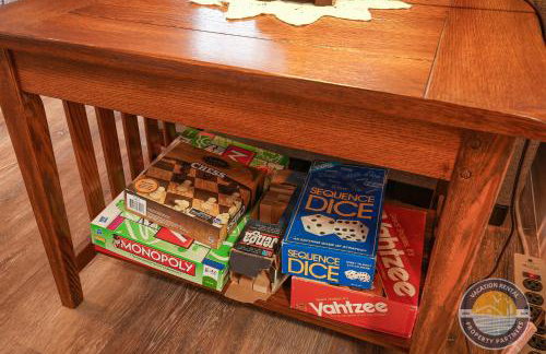 Modern Lake Geneva Condo with Year-Round Views - Foto 7