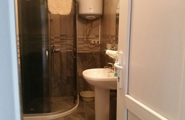 Remarkable 2-bed Apartment in Aleksandrovo - Photo 17