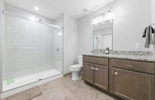 Luxe Condo in Downtown Cleveland l 2 TV's l Parking - Foto 15