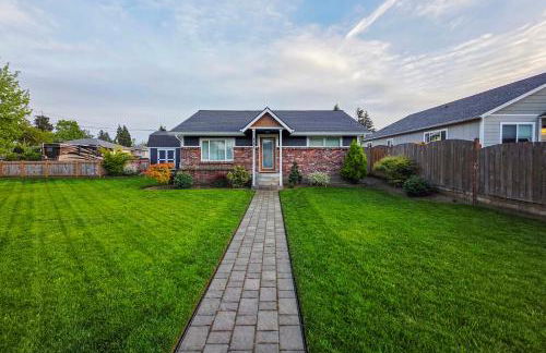 Family-Friendly Cottage with Playground in Centralia - Photo 26