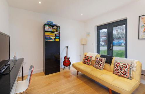 Creek View - A Tranquil Waterside Retreat with a Touch of Luxury and Pontoon - Photo 14