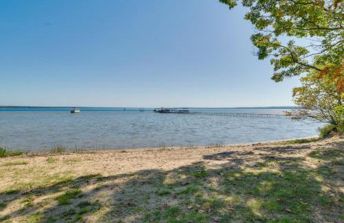 Higgins Lake Cottage with Private Fire Pit and Grill! - Foto 25