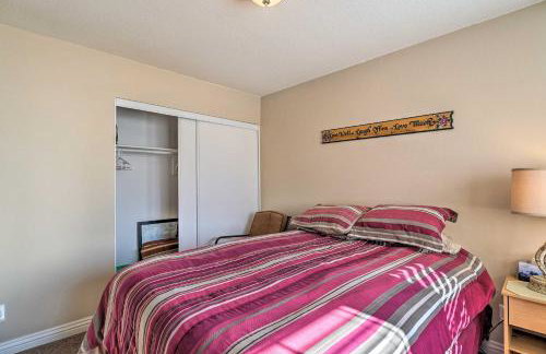 Sleek Vegas Home with Private Pool, Game Room! - Foto 15