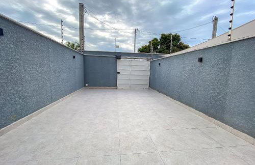 Casa Individual com 2 suítes, cozinha completa, Internet privativa 300MBPS, região bem sossegada com comercios diversos ao redor - Foto 2