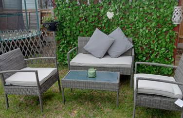 Beautiful Marina Apartment with private garden, flexible bedrooms with zip & link beds - Photo 24