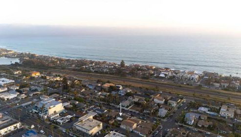 Walk to the Beach Private Backyard and Fire Pit - Foto 3