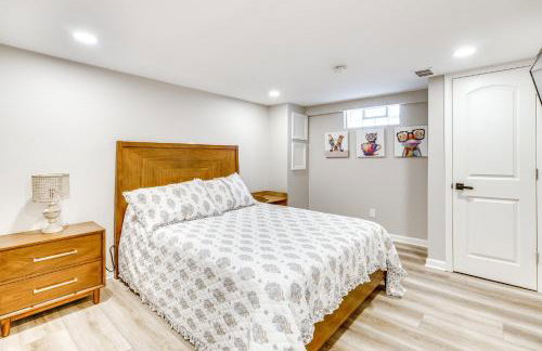 Screened Patio and Fire Pit Modern Westerville Home - Foto 11