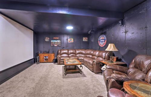 Rustic Escape with Deck, Hot Tub and Mountain Views - Foto 8