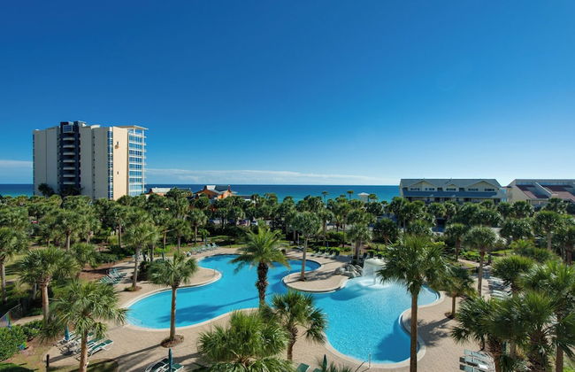 Spacious 2BR Condo w/ Partial Gulf Views, Pool, Across the Street From Beach! - Foto 32