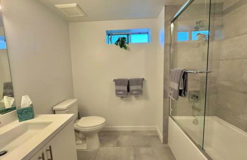 Corner 2 Bedroom 2 Bath Condo - Balcony - Parking - Foto 20