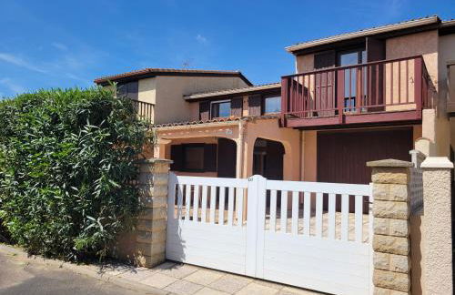 Domaine de vacances à 600m de la plage villa climatisée 3 chambres 7 couchages terrasse WIFI animations et piscines en supplément LRPDSD7 - Foto 1