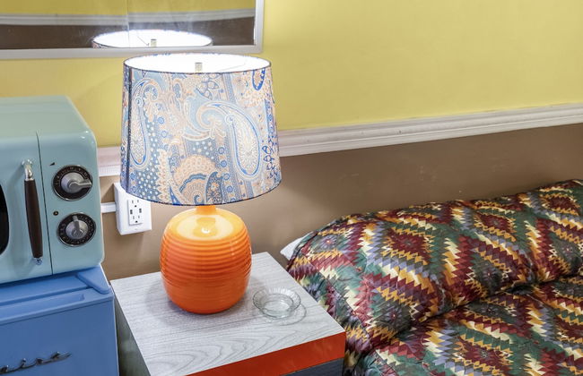 The New Star Motel with Studio-Kitchens: 1950s Extended-Stay Lodging and Retreat Center - Photo 19