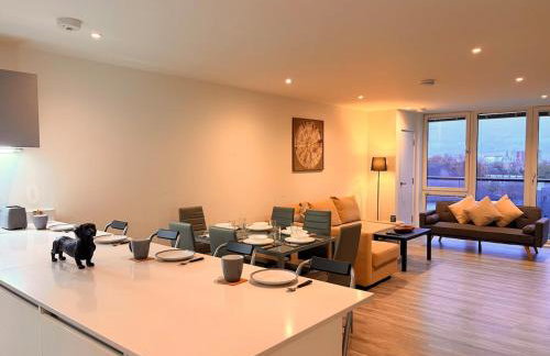 Modern and Spacious 3BR Flat W Balcony - Sleep 12 - Foto 15