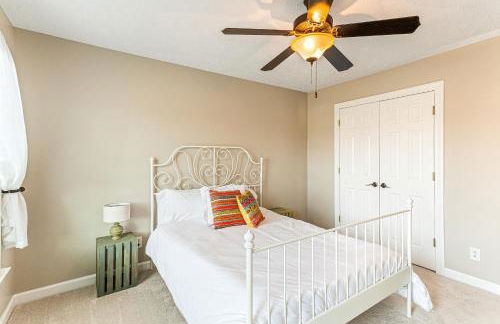 Amazing Home w/ Huge Pool, Game Tables, Movie room, and More! - Foto 41