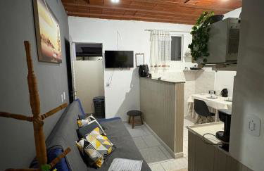 Apto completo aconchegante aprox 5min da lagoa - Foto 1