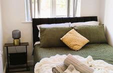 4 beds spacious Apartment, with Parking & WIFI, CHAFFORD HUNDRED, near station & shopping, long stays! - Foto 31