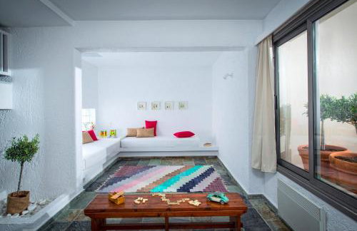Almyra Seaside Villa with Private Pool - Sleeps 9 - Photo 13