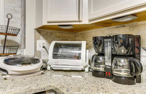 Elevator In-Unit 3-Story Condo Only 14 Mi to DC! - Foto 9