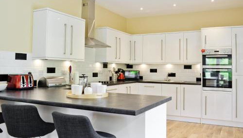 Corrie Massan - Photo 4