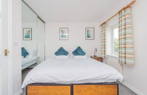 Central Townhouse Tipton - Sleeps 8 - Ideal for Contractors & Families - Foto 19