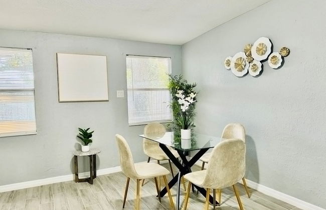 Tranquil Retreat King Bed Office Patio - Foto 8