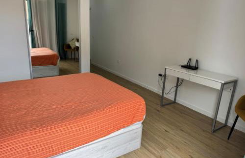 B - Elegent 2 Bedroom Modern Townhouse - Foto 37