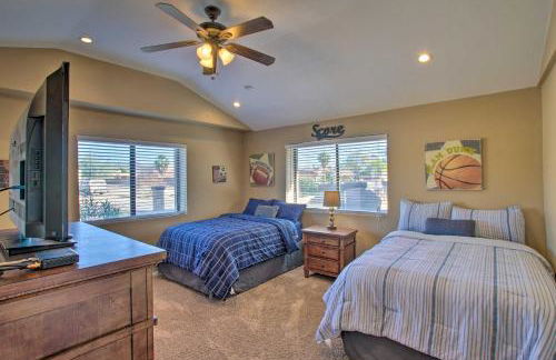 Group Getaway with Pool and Putting Green in Glendale - Foto 23