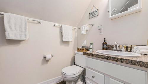 Relax & Explore Waterfront Crawford Lake Cottage 4878 - Foto 5