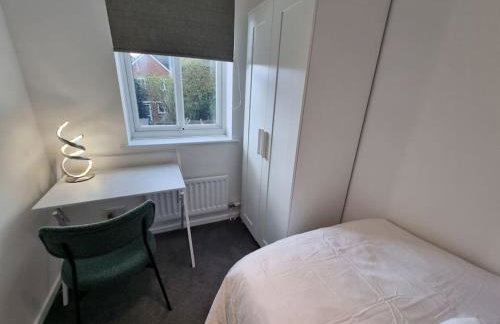 Charming 3Bed House in Strood - Foto 19