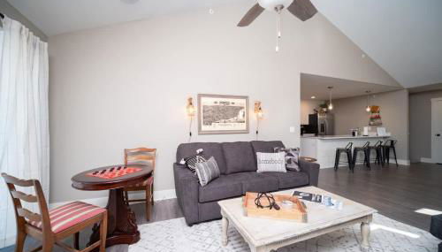 Spacious 2 bed Condo with Office - Foto 1