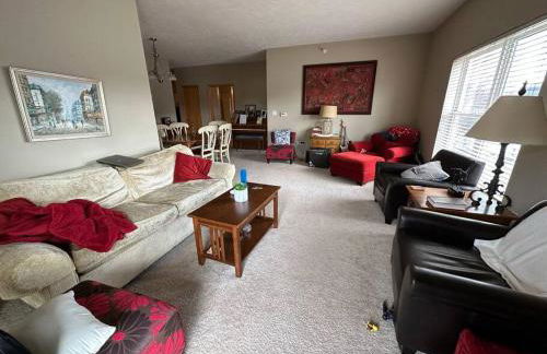 BEAUTIFUL COZY CONDO with POOLS/GYM-SELF CHECK-IN - Foto 9