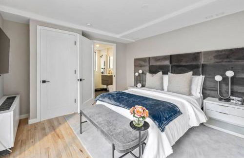 3BR Penthouse Suite with Massive Private Rooftop - Photo 20