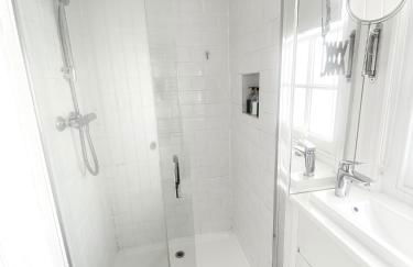 Stylish Cottage with Quay and River View - Foto 16