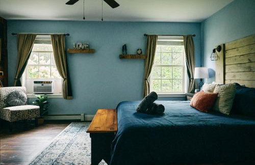 Bear House Catskills Cabin- Private Pool, Pond, Hot Tub, Dog-Friendly Sleeps 9 Adults - Foto 21