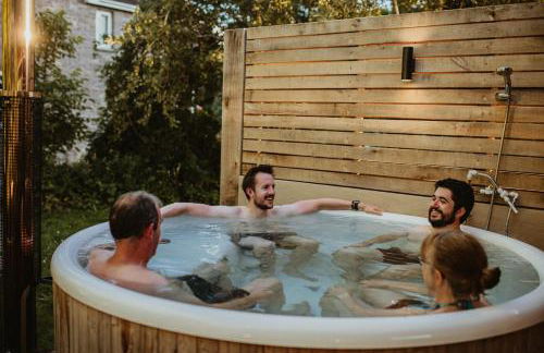 Beautiful 5 bedroom house with hot tub & fire pit - Foto 6